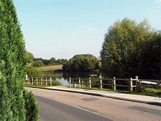 Der Kühsener See ist nur ein Stück die Straße hinunter...